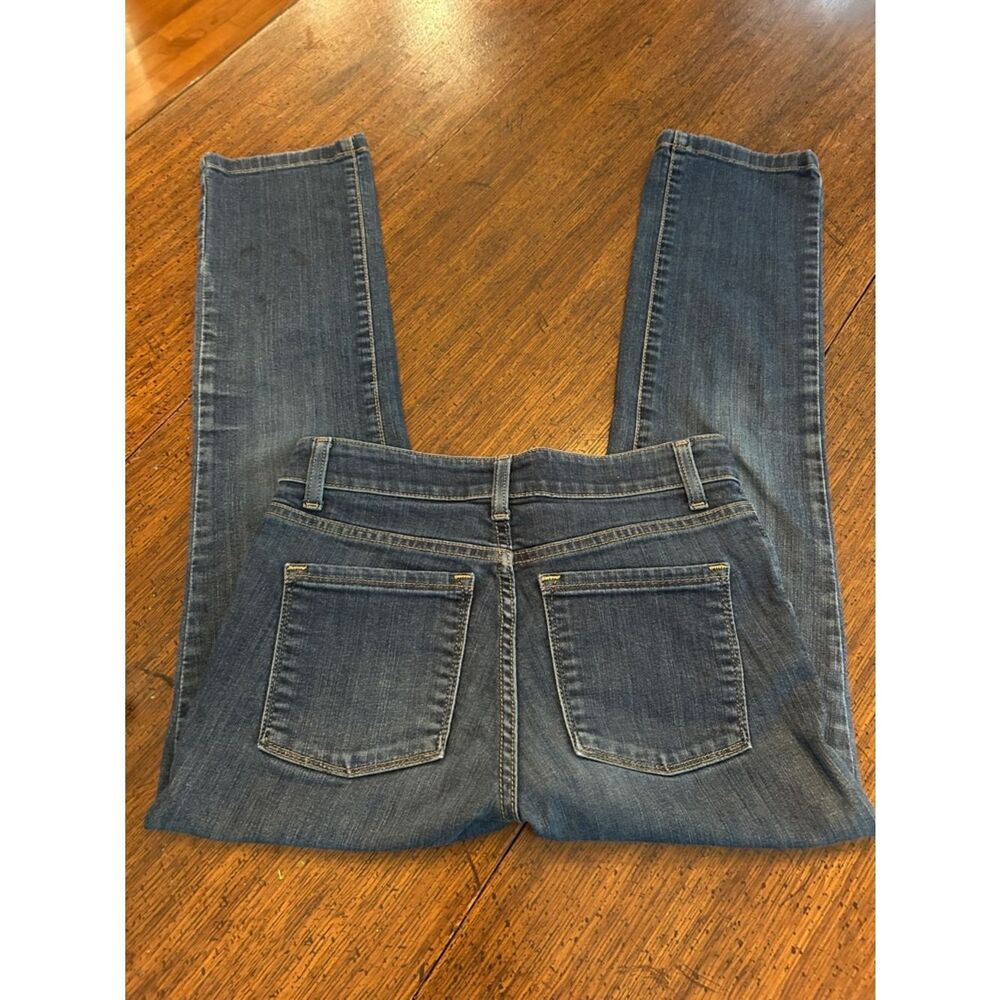 L.L. Bean Mid-Rise Dark Wash Straight-Leg Jeans Sz 2P. EUC - Picture 4 of 9